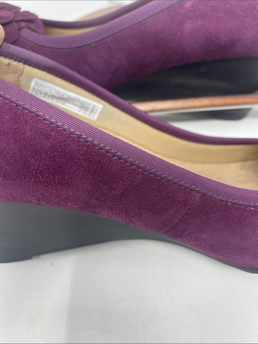 Vionic Plum Suede-Like Wedged Heel Pump Size 10 Excellent Condition - Picture 5 of 15